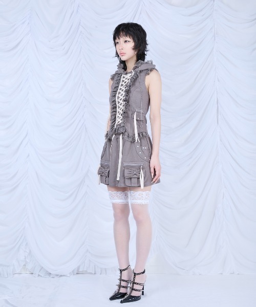 Lace-up frilled lace sleeveless hoodie レディース AVENCHUMU Lace-up frilled lace sleeveless hoodie レディース