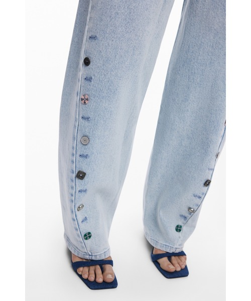 Desigual（デシグアル） ジーンズ デニム デニムパンツ 装飾ボタン