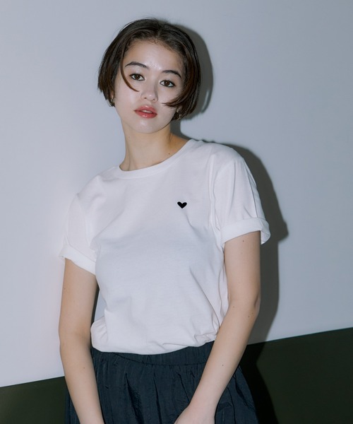 ami ハート刺繍 Tシャツ クリーム　タグ付き AMI PARIS ハート 刺繍 ロゴ Tシャツ
