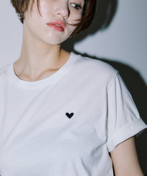 ami ハート刺繍 Tシャツ クリーム　タグ付き ミニハート刺繍Tシャツ