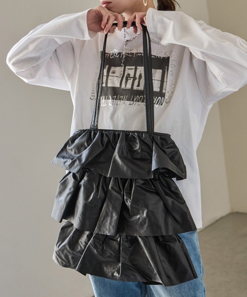 は*☆様 リバティ　カーラインレベル　フリル付ぽってりトート　フェイクレザー Fashion Letter（ファッションレター） トートバッグ フェイクレザー