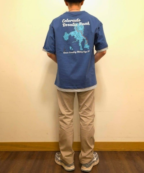 グラフィックプリントニットTシャツ グラフィックプリントニットTシャツ © OTIS KWAME KYE QUAICOE