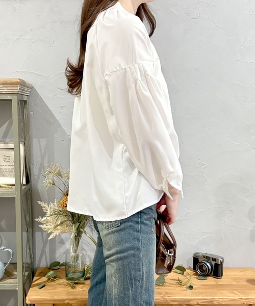 Dewlily ブラウス シャツ ふんわりシルエットで抜け感をつくる