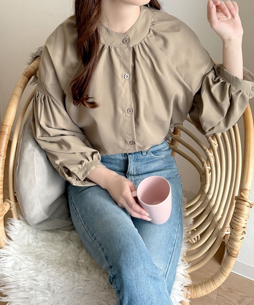 【美品】BEARDSLEYパフスリーブブラウス ベージュ　ゆったり Dewlily ブラウス シャツ ふんわりシルエットで抜け感をつくる