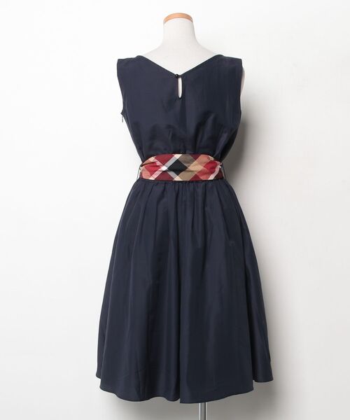 BLUE LABEL CRESTBRIDGE（ブルーレーベルクレストブリッジ