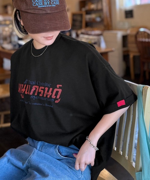 tシャツ 「JaVaジャバコラボ」お洒落見え確定。綿100％タイ料理メニュー風プリントルーズフィットTシャツ(オーバーサイズ) レディース | Java | 21