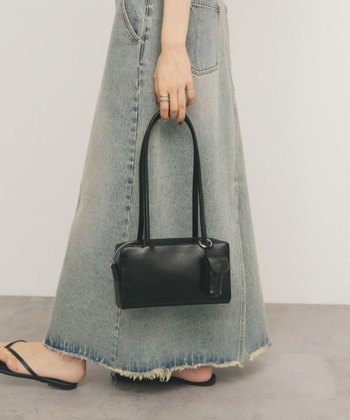 KBF（ケービーエフ） ショルダーバッグ バッグ リップケース付き