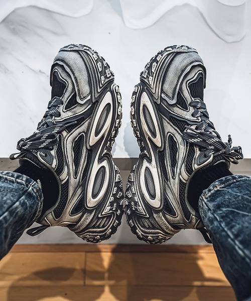 靴。美品。 shoes365 スニーカー 「SHOES 365」厚底凹凸ダッドスニーカー メンズ