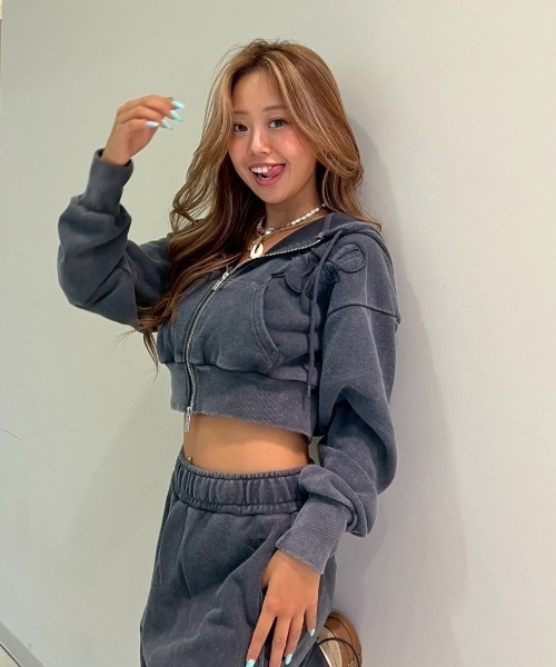 ROXY（ロキシー） パーカー YOLO ZIP /ロキシー空港コーデクロップド丈