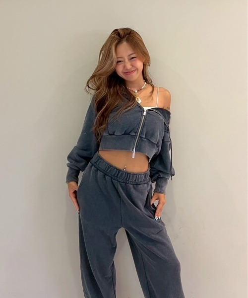 ロキシーレディースパーカー2着 ROXY（ロキシー） パーカー YOLO ZIP /ロキシー空港コーデクロップド丈