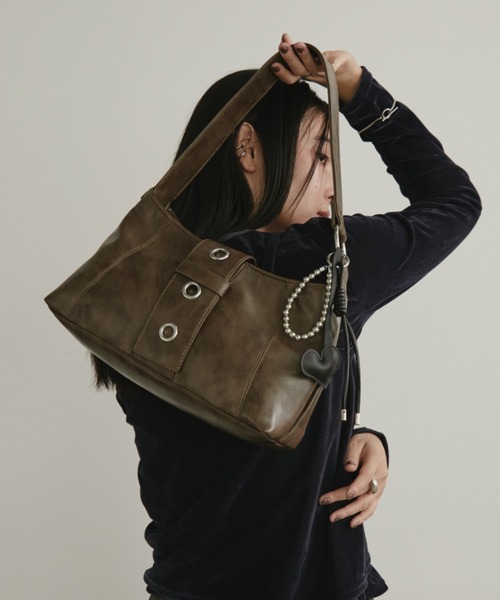 マリー　ベルリオーズ　ショルダーバッグ Aunt Marie's（アントマリーズ） ショルダーバッグ バッグ ハトメ