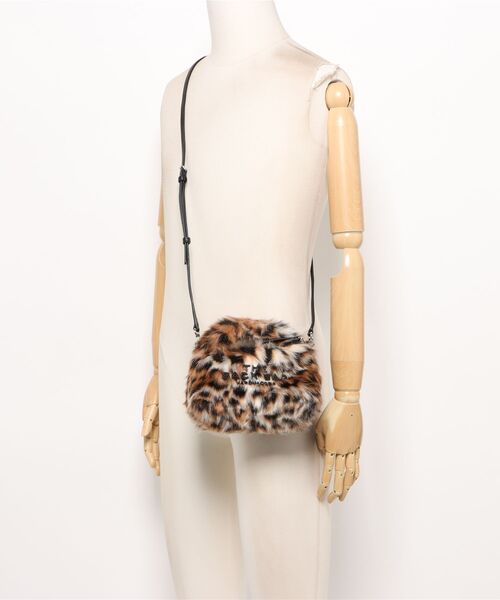 MARC JACOBS（マーク・ジェイコブス） ポーチ THE LEOPARD FUR MICRO