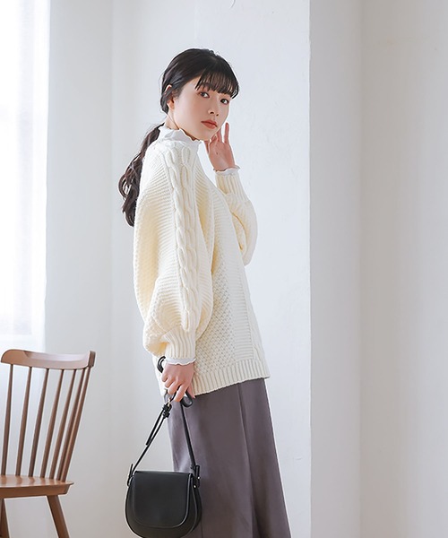 Isn't She？ ニット セーター バックボタンケーブルボリューム