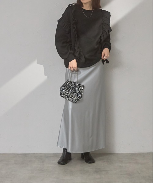新品未使用　ゆったりボリュームフリルあったか裏起毛トレーナー　ブラック each alchemist トレーナー スウェット フリル付裏起毛