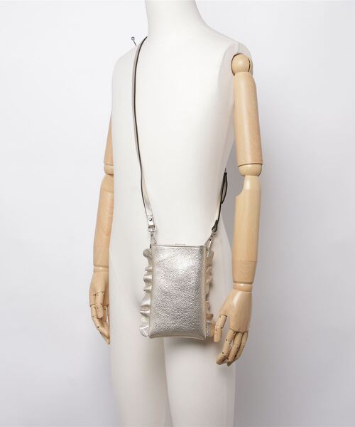 【美品】RIPANI ハンドバッグ　ショルダーバック　シルバー リパーニ RIPANI メタリックレザーフリルデザインミニバッグ