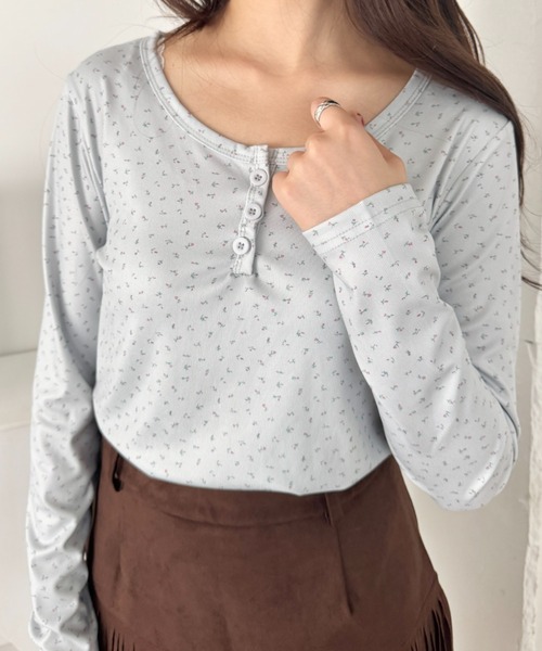 SOLLON.（ソルロン） tシャツ 小花柄ヘンリーネックリブトップス