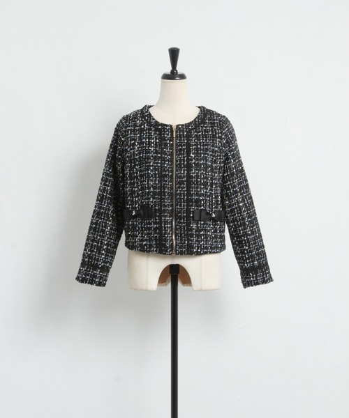 美品 トッカ ツイード ノーカラー ジャケット ビジュー tocco closet（トッコ クローゼット） ジャケット ノーカラー