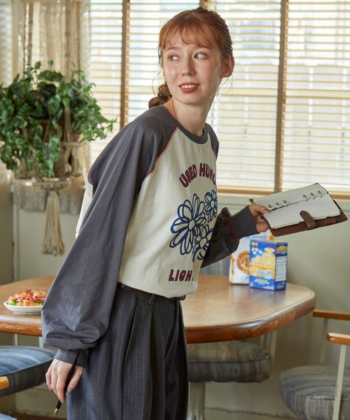 tシャツ 配色ステッチ×フラワーグラフィックプリント ラグラン 長袖Tシャツ レディース メンズ | ブランド登録なし | 16