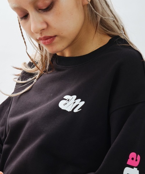 トレーナー スウェット atmos pink x MONICHIKI HOUSE ATMONI CHICKEN SW TOPS / アトモス ピンク atmos girls トレーナー スウェット pink x MONICHIKI HOUSE