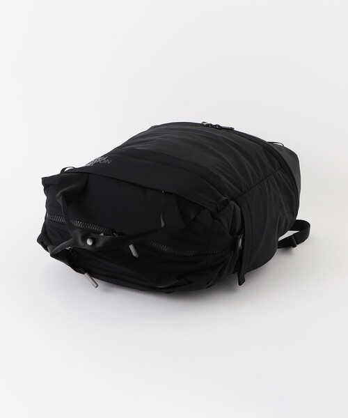 THE NORTH FACE ブラックバックパック The north face Connector 27.5L バックパック 黒 | Trekkinn