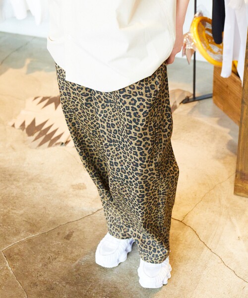 BLUETOWN ベージュ チノパン［ねこだいすき］ FREAK'S STORE チノパン 限定展開 SHE WOLF DINER×FREAK'S STORE