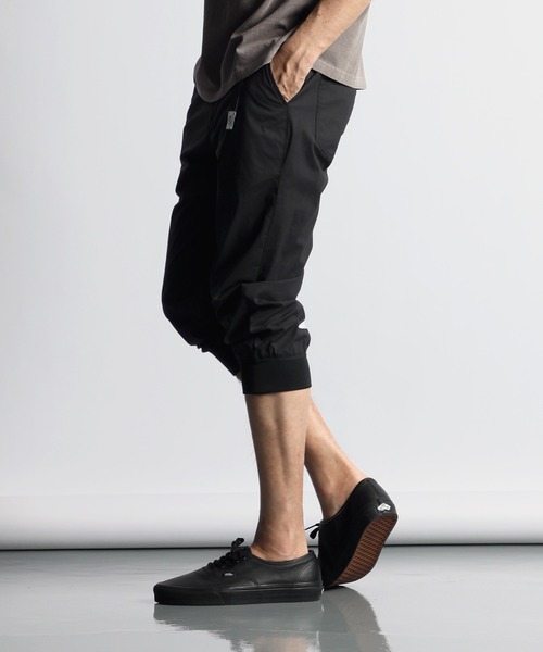 パンツ HALF LEG JOGGER PANTS：ストレッチナイロン クロップド丈 ジョガーパンツ メンズの画像