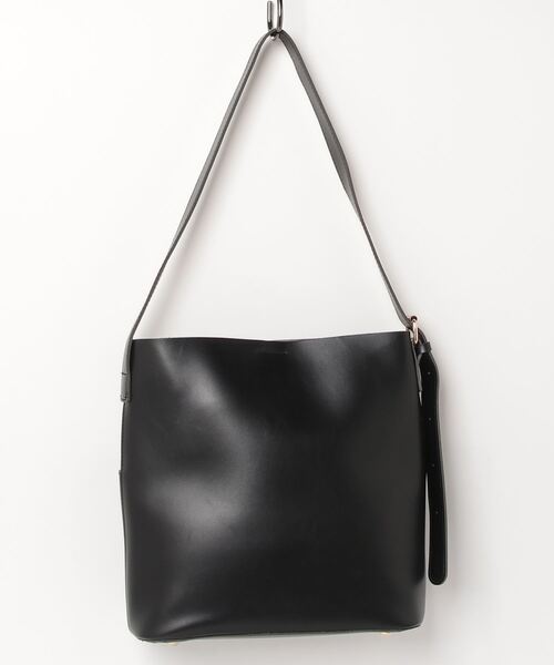 黒い合成皮革ショルダーバッグ ショルダーバッグ バッグ 「A4サイズ対応」レザーショルダーバッグ