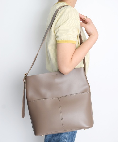 ショルダーバッグ バッグ 「A4サイズ対応」レザーショルダーバッグ