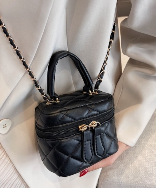 ノベルティ　ブラック キルティングショルダーバッグ　バニティ 楽天市場】バニティバッグ ショルダー キルティングバッグ レディース