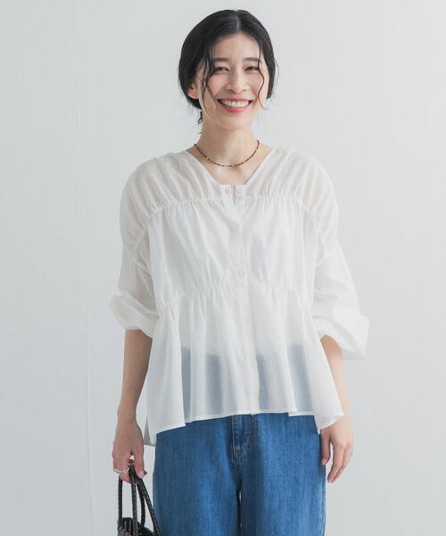 ブラウス シャツ 「UR TECH」コットンギャザーVネックブラウス レディースの画像