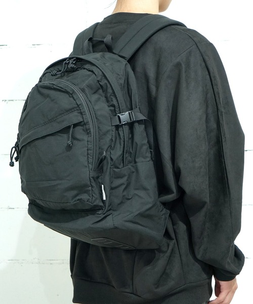 【極美品】MT.RAINIER DESIGN ブラック　バッグパック　リュック Mt. Rainier Design（マウントレイニアデザイン） デイバック リュック