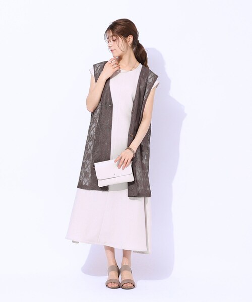 バックレースジレ Ray BEAMS（レイ ビームス）ノーカラー バック ギャザー ジレ
