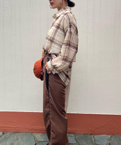 ビジューシャツ GYDA（ジェイダ）の「ビジュースタッズショートLOOSE シャツ