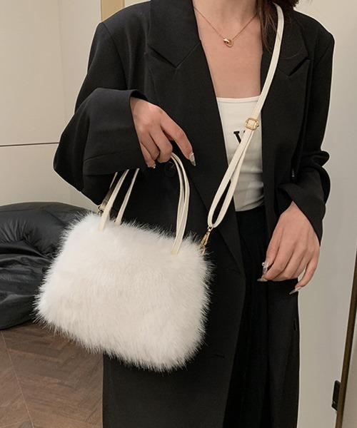 ノベルティー　モコモコ　ショルダーバッグ　カジュアル　バッグ　ブラック shoppinggo ショルダーバッグ バッグ ファーバッグ ふわふわ ミニ