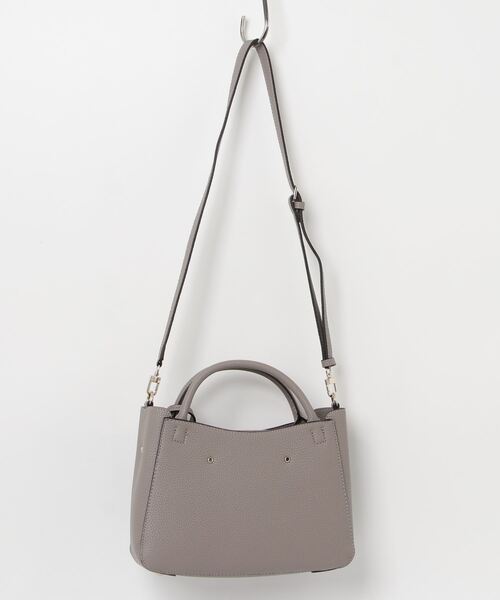 「Guess」 2WAYバッグ ONE SIZE ベージュ レディースの画像
