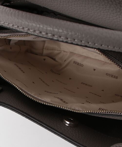 「Guess」 2WAYバッグ ONE SIZE ベージュ レディースの画像