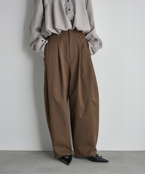 THE Yon チノパン ツイルタックコクーンバレルパンツ レディース