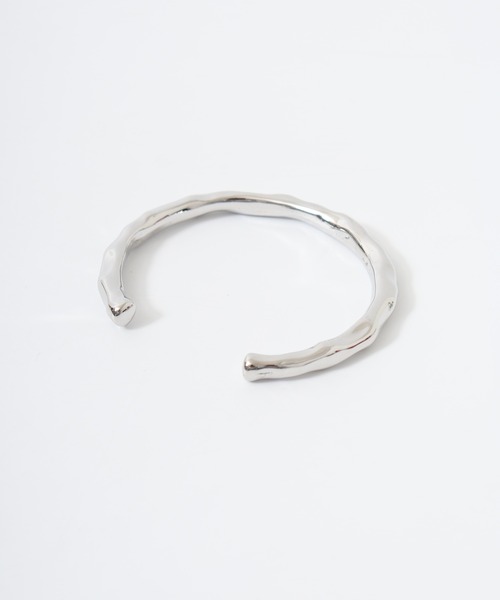 ねじれのニュアンスデザインバングル ねじれのニュアンスデザインバングル｜ニュアンスデザインバングル