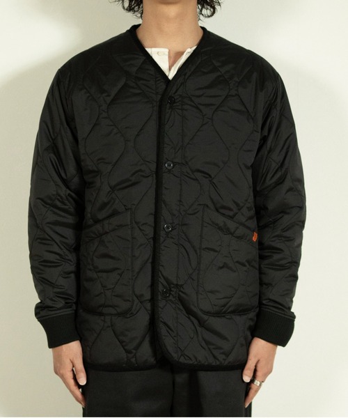UNIVERSAL OVERALL ブラック キルティングジャケット　新品 UNIVERSAL OVERALL（ユニバーサルオーバーオール） ノーカラーコート