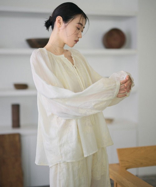 ブラウス シャツ ramie botanical embroidery blouse /ラミー