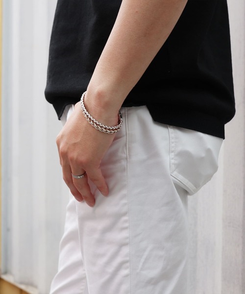 Off-White 編み込みレザーブレスレット BAYBLO ブレスレット (BB)「本革」チャーム 編み込み レザー