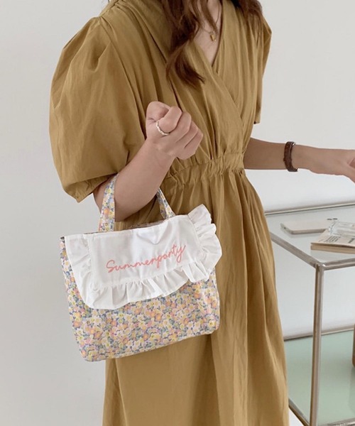 国内配送★セザンヌ フリル 花柄刺繍 コットン トートバッグ 国内配送☆セザンヌ フリル 花柄刺繍 コットン トートバッグ