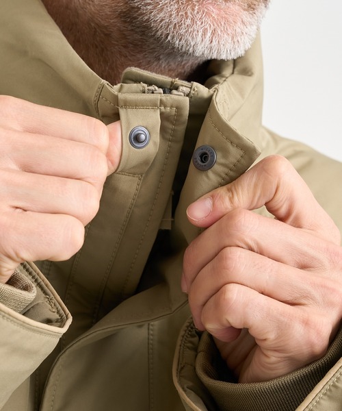 ダウンジャケット ダウン 「nanamica / ナナミカ」GORE-TEX Short Down Jacket メンズの画像