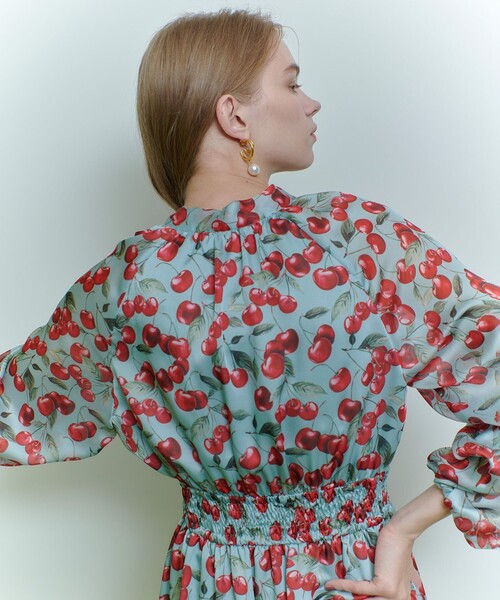 ワンピース 「LOULOU WILLOUGHBY」LISAチェリープリント リボンワンピースの画像