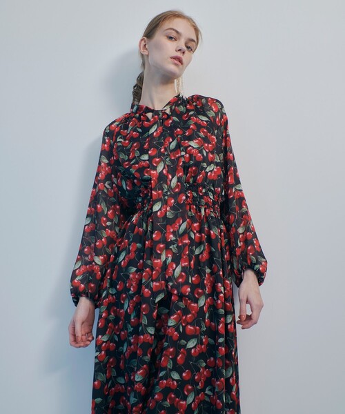 ワンピース 「LOULOU WILLOUGHBY」LISAチェリープリント リボンワンピースの画像