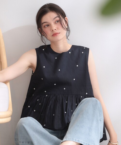 ブラウス シャツ ラメドット刺繍ペプラムブラウス「洗える」 レディースの画像