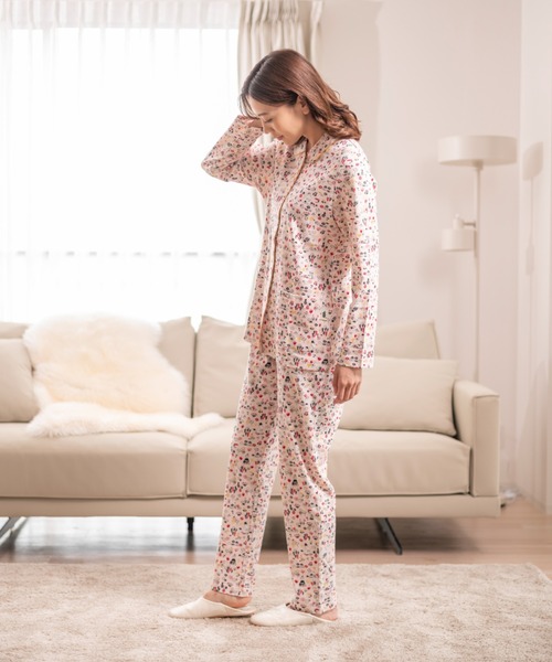 AMOUR×MOOMINレディースルームウェア（パジャマ）新品 MOOMIN（ムーミン） パジャマ ルームウェア スムースプリント パジャマ