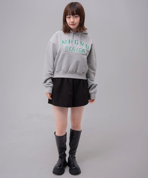 パーカー 「mahagrid/マハグリッド」 MHGRD APPLIQUE CROP HOODIE /アップリケクロップフーディー レディース メンズ MAHAGRID パーカー 「mahagrid/マハグリッド」 MHGRD APPLIQUE