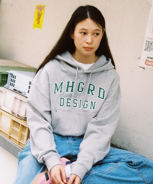 パーカー 「mahagrid/マハグリッド」 MHGRD APPLIQUE CROP HOODIE /アップリケクロップフーディー レディース メンズ MAHAGRID パーカー 「mahagrid/マハグリッド」 MHGRD APPLIQUE