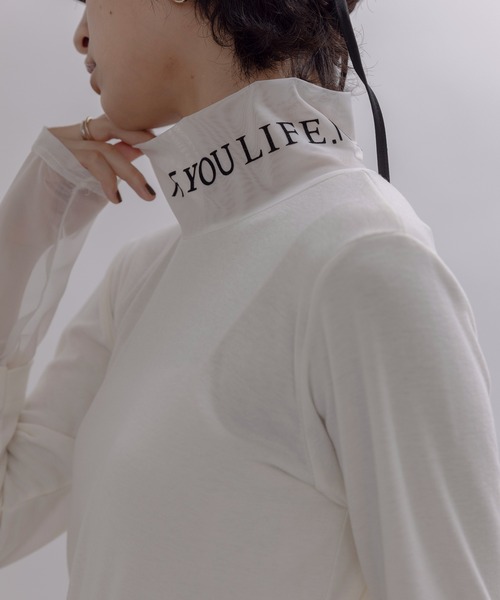 Eimee Law（エイミーロウ） tシャツ フロッキーテキストハイネック